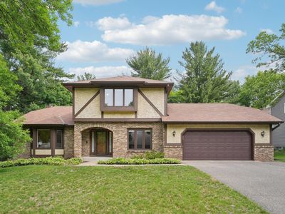 669 Lake Pine Dr, Shoreview, MN, 55126