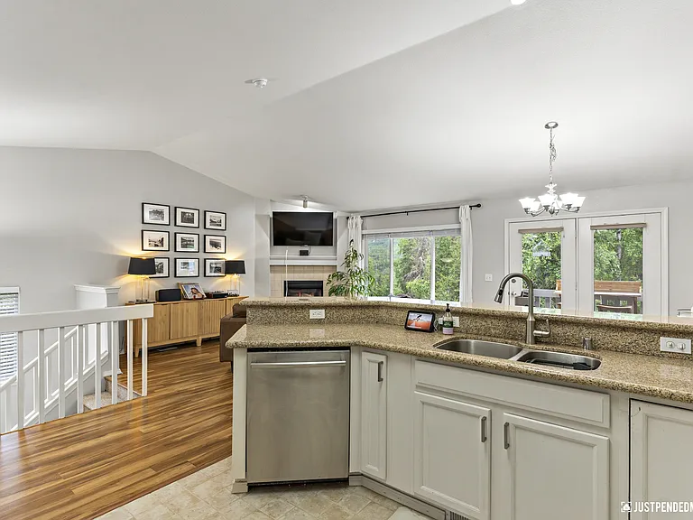 19982 Driftwood Bay Dr — Photo 3
