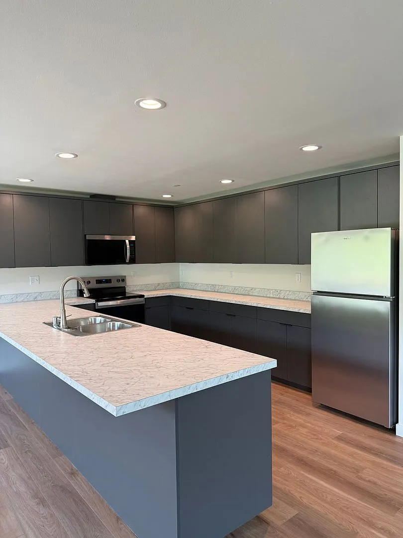 705 W Lake Samish Drive — Photo 3