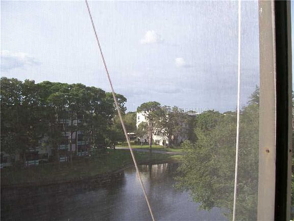 4th image of 5980 80th St N Unit 406
