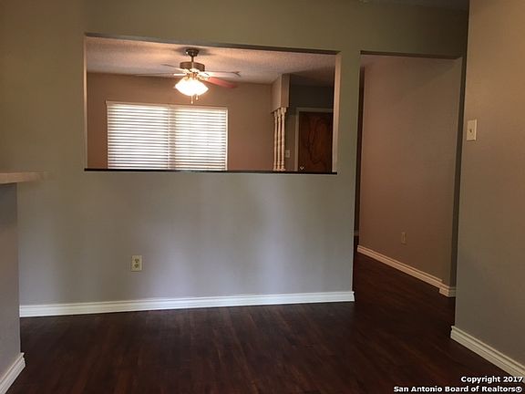 4th image of 300 Lori Lynn Dr