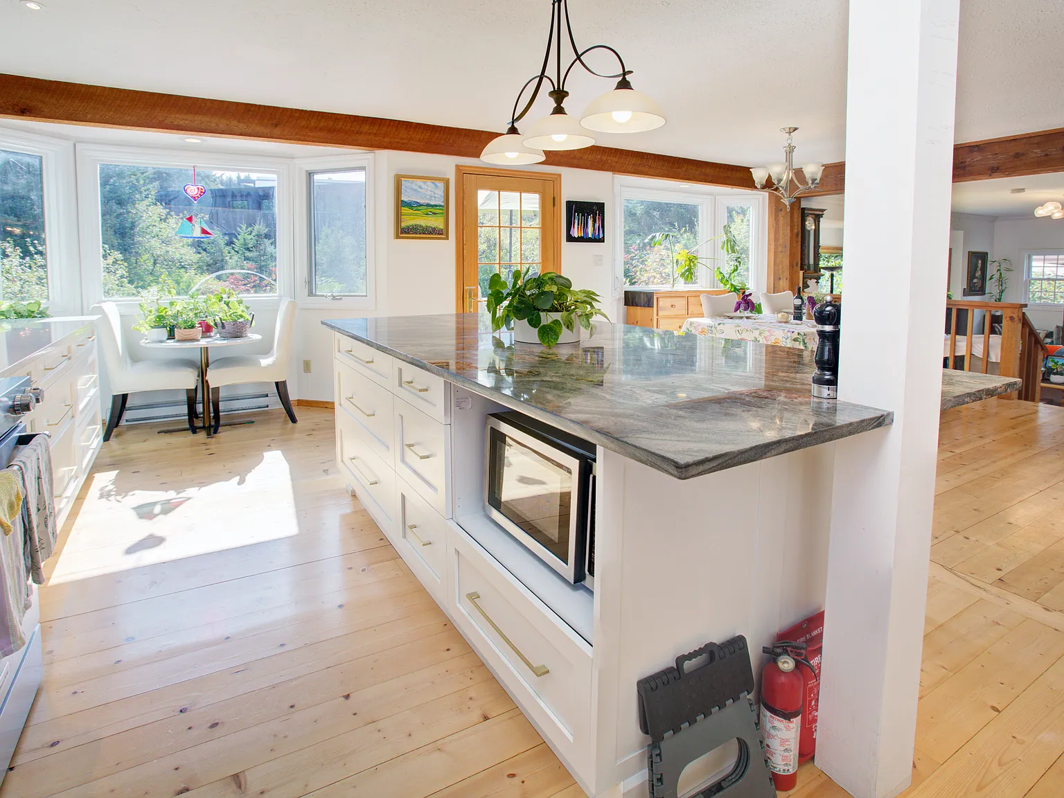 4 Bedroom, 3 Bathroom Whistler Cay Home with Secure Village Parking! — Photo 1