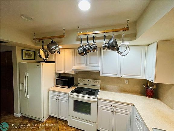 3rd image of 830 NW 79th Ter #830