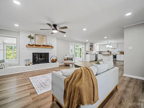 249 Camelot Dr, Morganton, NC 28655