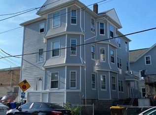 18 Hamlet St, Fall River, MA 02724