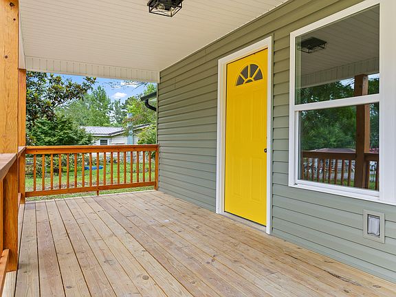 3rd image of 105 Abney Dr