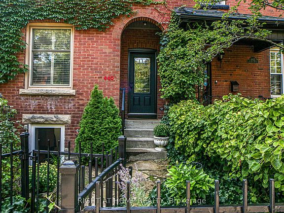 2nd image of 440 Sackville St