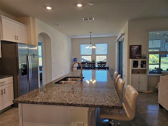 5th image of 2045 Rankin St