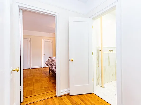 Sold by Re/Max In The City | media 10
