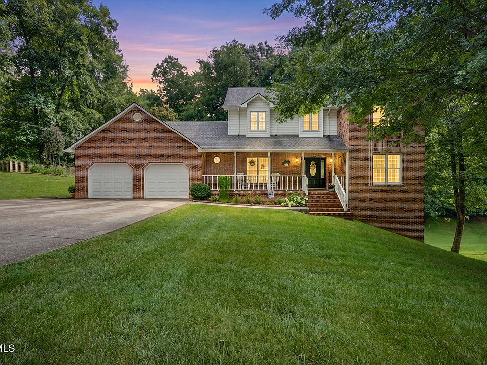 1st image of 640 Woodland Dr