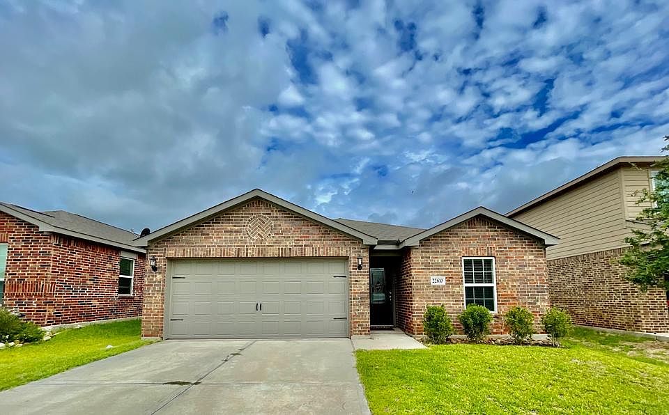 1st image of 22610 Cloverland Field Dr
