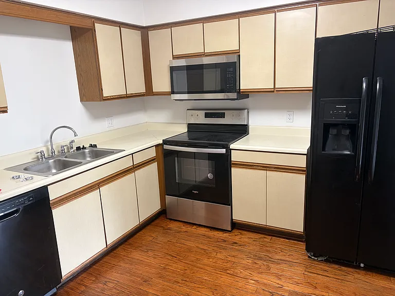 2765 Sweetbriar Ct #1 — Photo 3