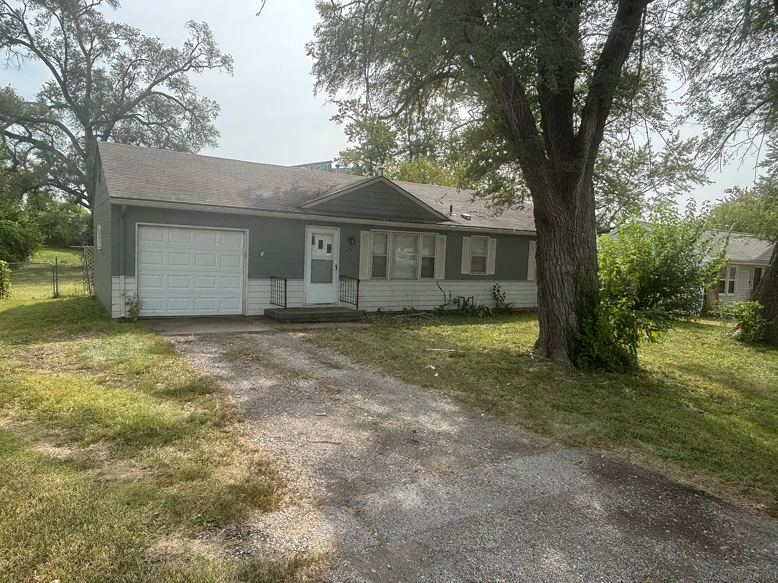 3 bed, 936 sqft, $1,500 — Photo 2
