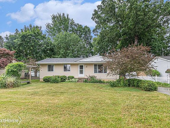4th image of 5465 Meadowcrest Dr