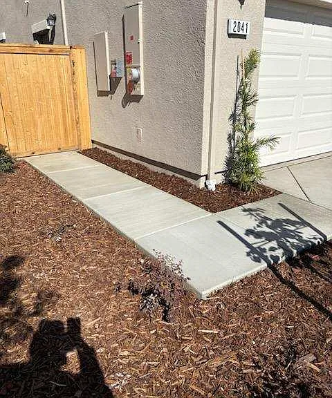 2041 Blue Star Dr — Photo 40