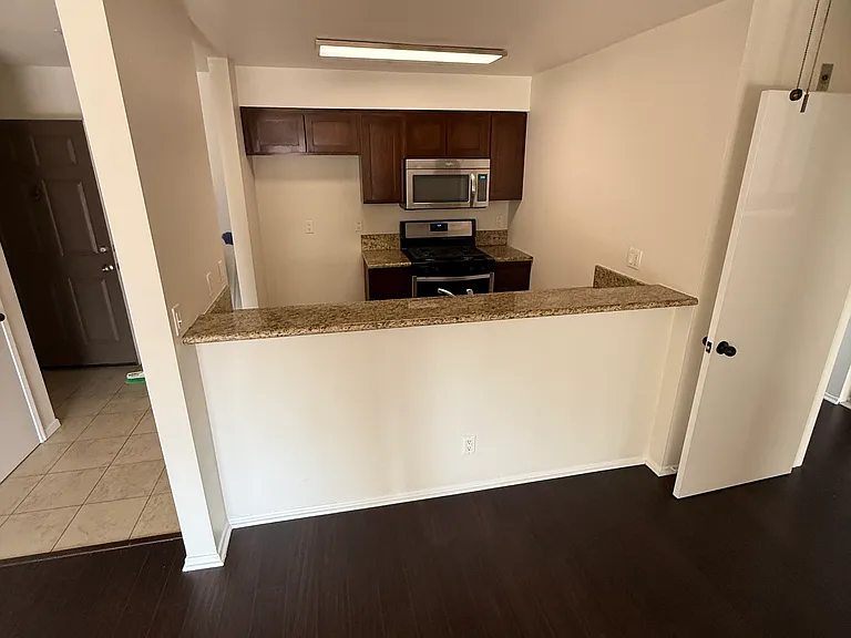 1357 Armadale Ave — Photo 3