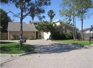 1910 27th Ave N, Texas City, TX 77590