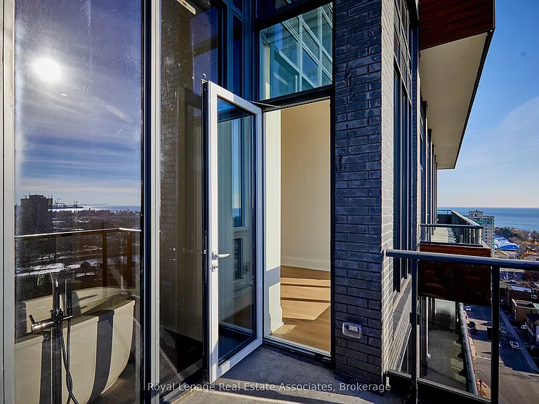 21 Park St E #1803 — Photo 21