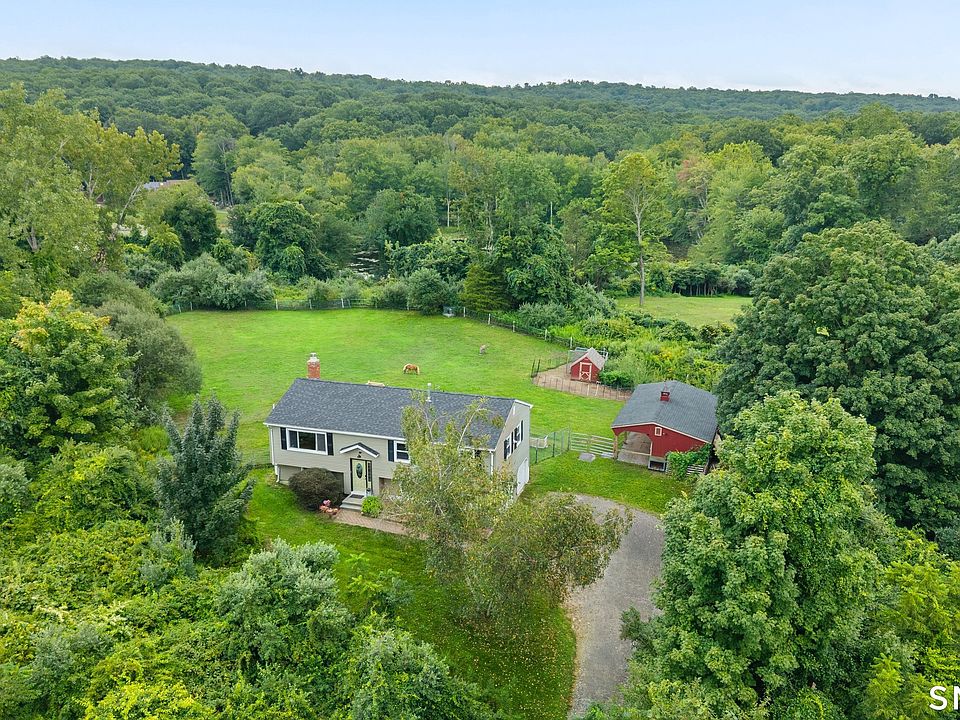 1st image of 8 Meadow Drive