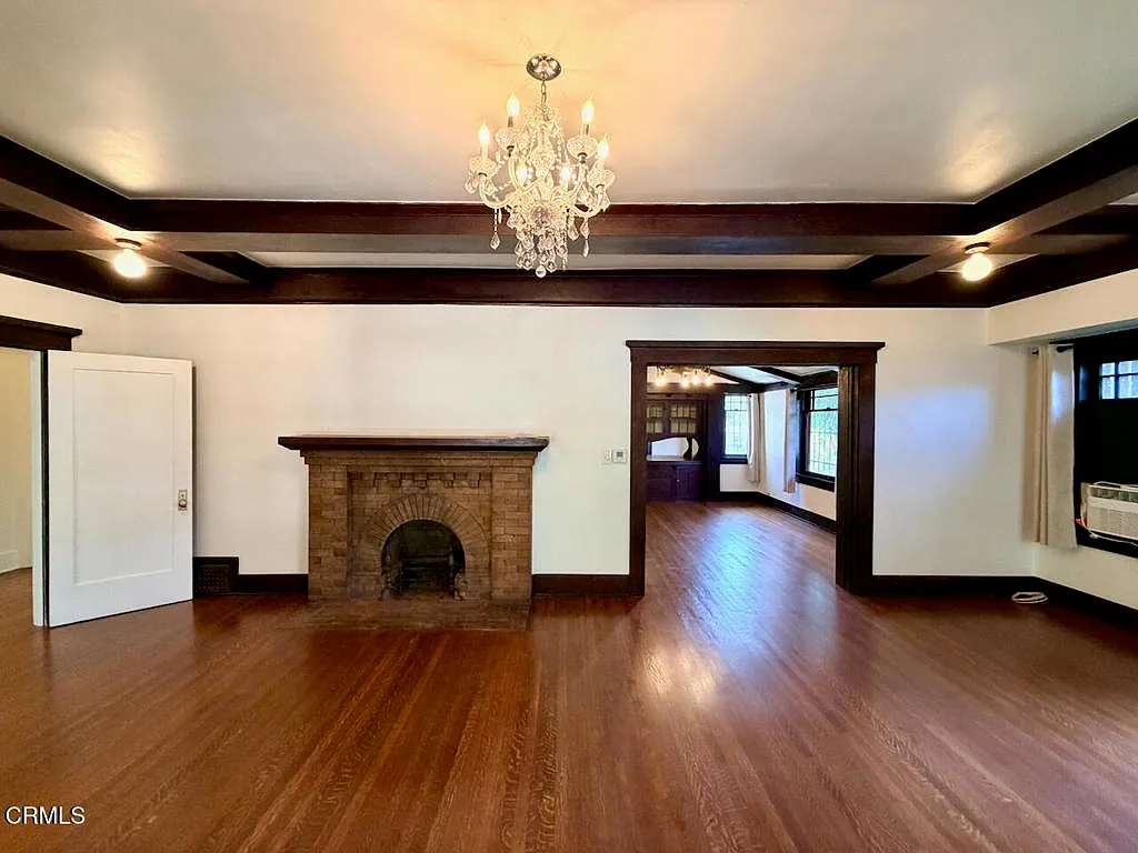 4 bed, 2.0 bath, 2121 sqft, $6,850 — Photo 3