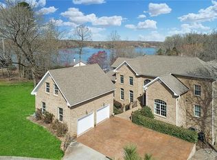 9938 Saw Mill Rd, Charlotte, NC 28278