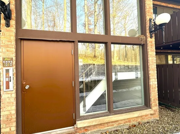 6895 Carriage Hill Dr #74, Brecksville, OH 44141