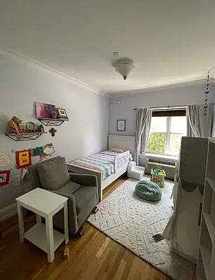 Rented by Bond New York | media 31