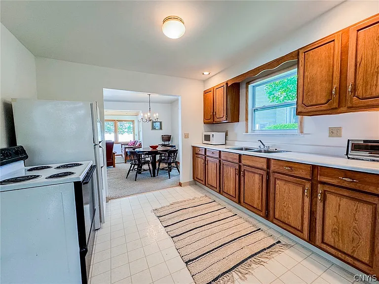 340 Poplar Bch — Photo 17