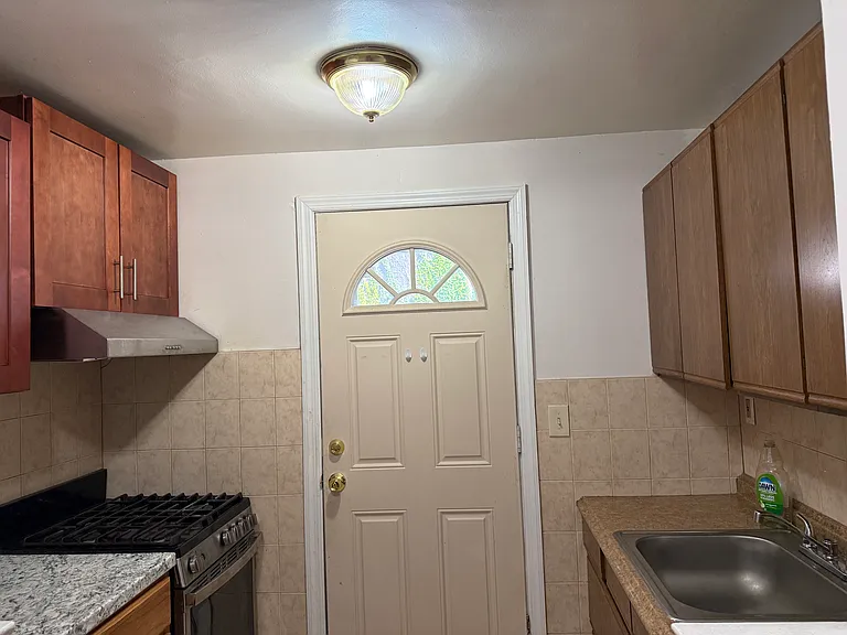 1060 Neill Ave #B — Photo 5