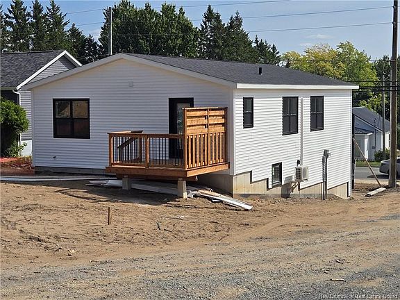 3rd image of 511 Gibson St