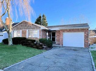 3884 Fulton Ave, Seaford, NY 11783