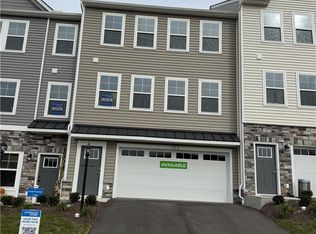 29 Kings Rd #103, Washington, PA 15301