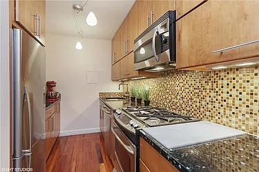 Streeteasy The Corinthian At 330 East 38th Street In Murray Hill 17b Sales Rentals Floorplans Streeteasy