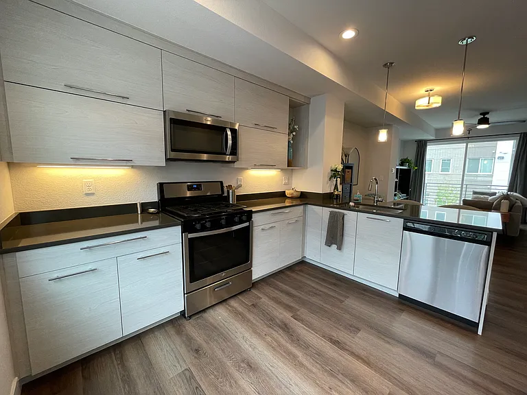 1023 Chase St — Photo 10