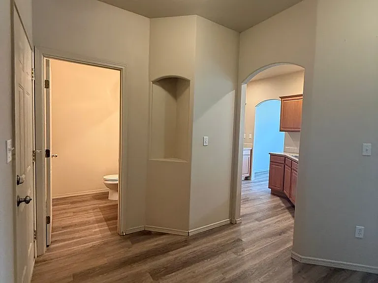9904 Mia Ln — Photo 6