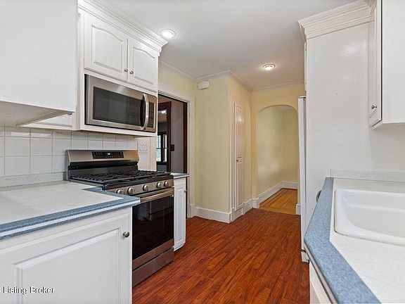 3rd image of 2154 Emerson Ave