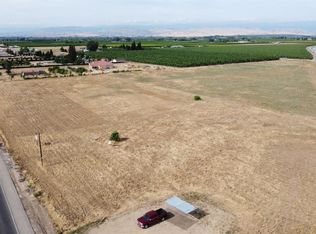 836 S Academy Ave, Sanger, CA 93657