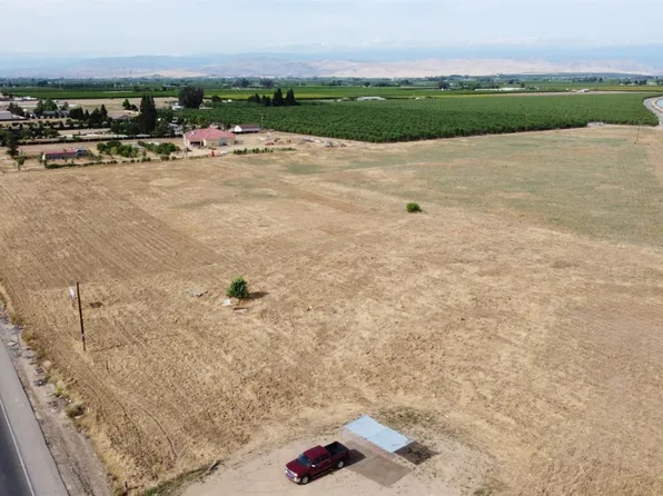 836 S Academy Ave, Sanger, CA 93657