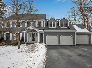 72 Wood Acres Dr, East Amherst, NY 14051