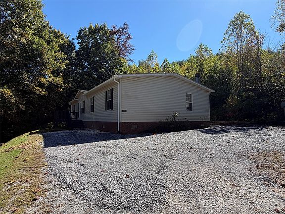 4th image of 449 Randall Rd