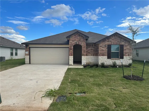 7016 Canadian Dr, China Spring, TX 76633