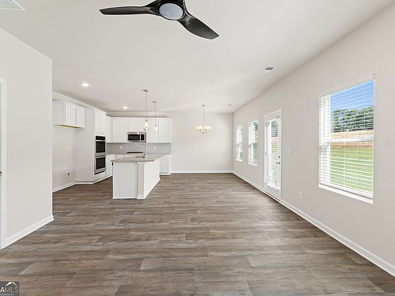 5th image of 78 Faulkner Cir