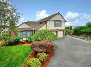 70 Leschi Dr, Steilacoom, WA 98388