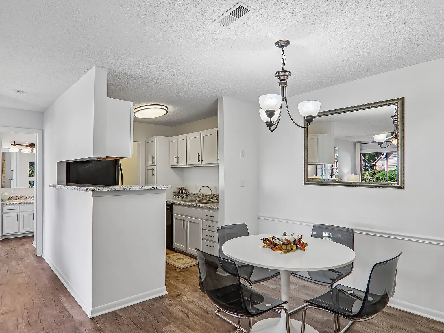 Haywood Pointe Apartments — Photo 4