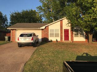 609 S 28th St, Clinton, OK 73601