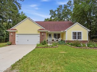 10557 Monticello Rd, Pinckney, MI 48169