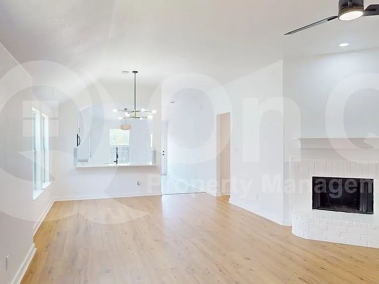 1028 Aviary — Photo 10