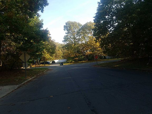5th image of 60 Carmen View Dr