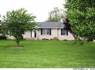 10829 Lake Rd, Highland, IL 62249