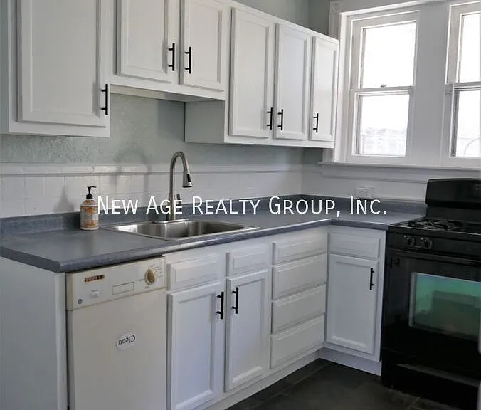 1322 Mifflin St — Photo 12